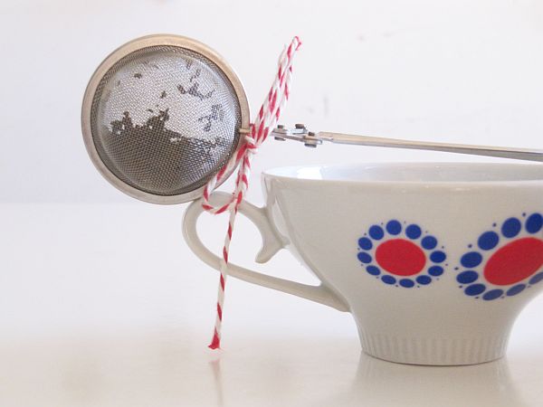 neu_Teetasse und Teesieb
