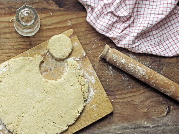 Buttermilk-Biscuits-ausstechen